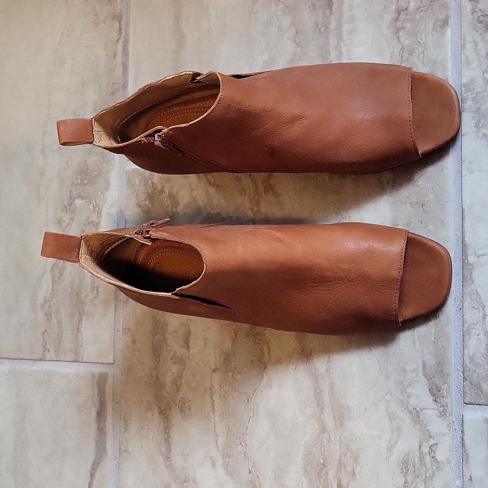 Corso Como Gamie peeptoe Bootie, whiskey 8 M
